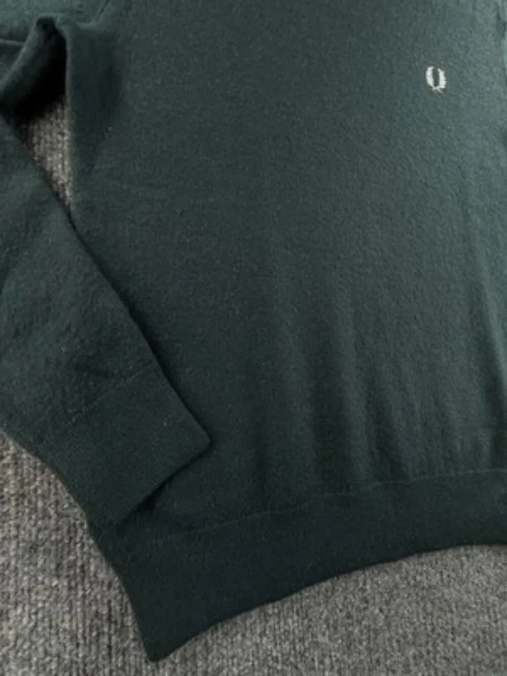 Fred Perry Men Small Pullover Green Crew Neck Wool Logo Sweater Preppy Solid